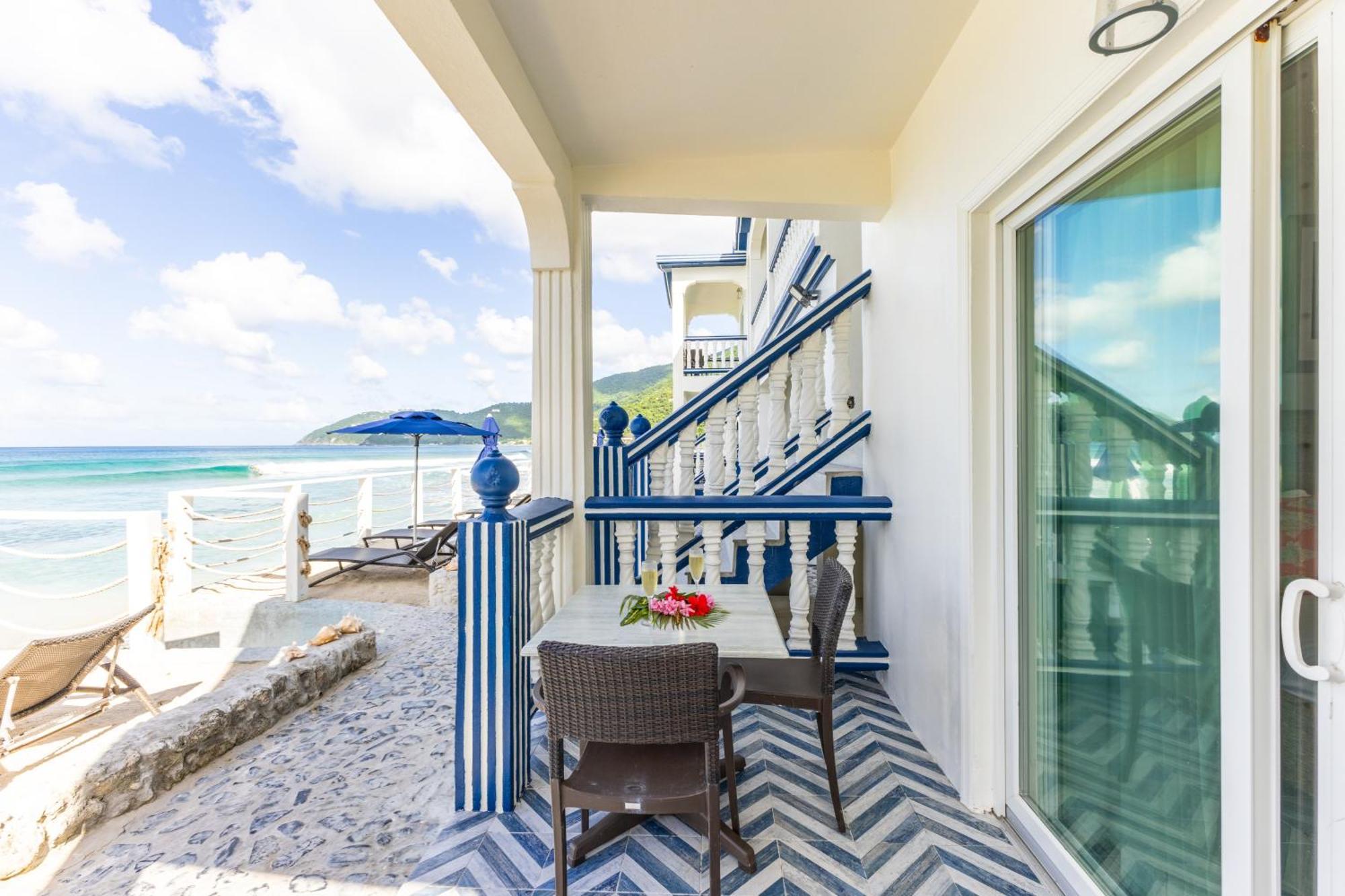 Sebastian'S On The Beach Hotel Freshwater Pond Exterior foto
